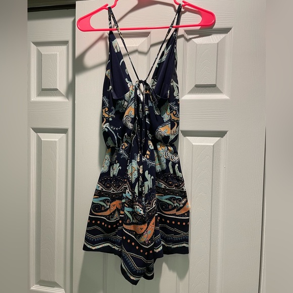 Patterned Romper - Picture 2 of 4